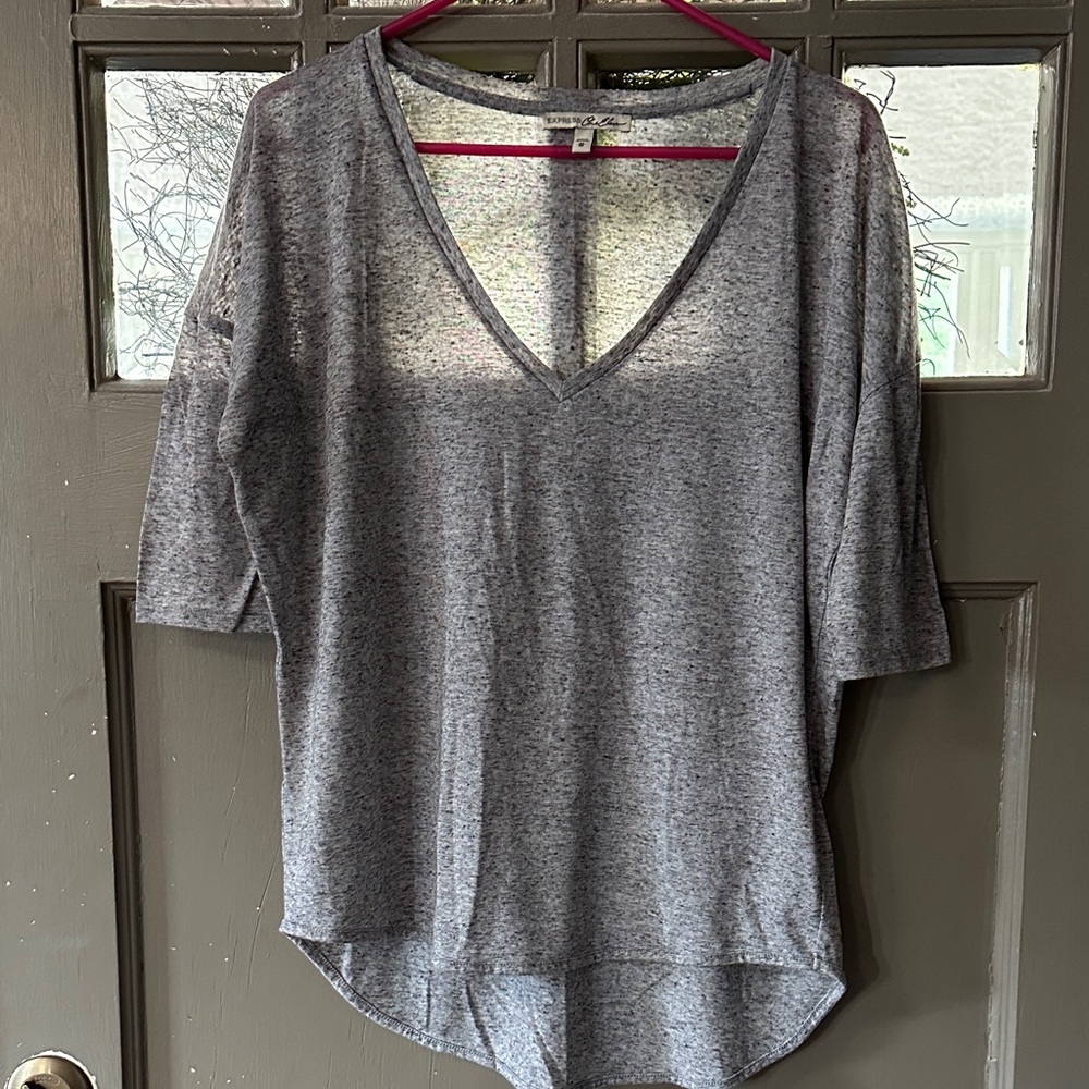 Express Heather Gray Long Sleeve V-Neck Top
